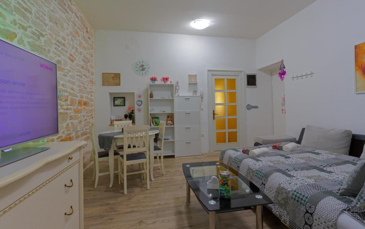 Rich Apartment Пула Екстер'єр фото