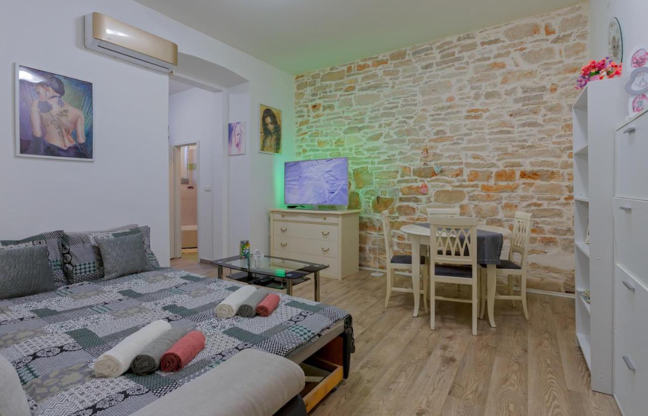 Rich Apartment Пула Екстер'єр фото