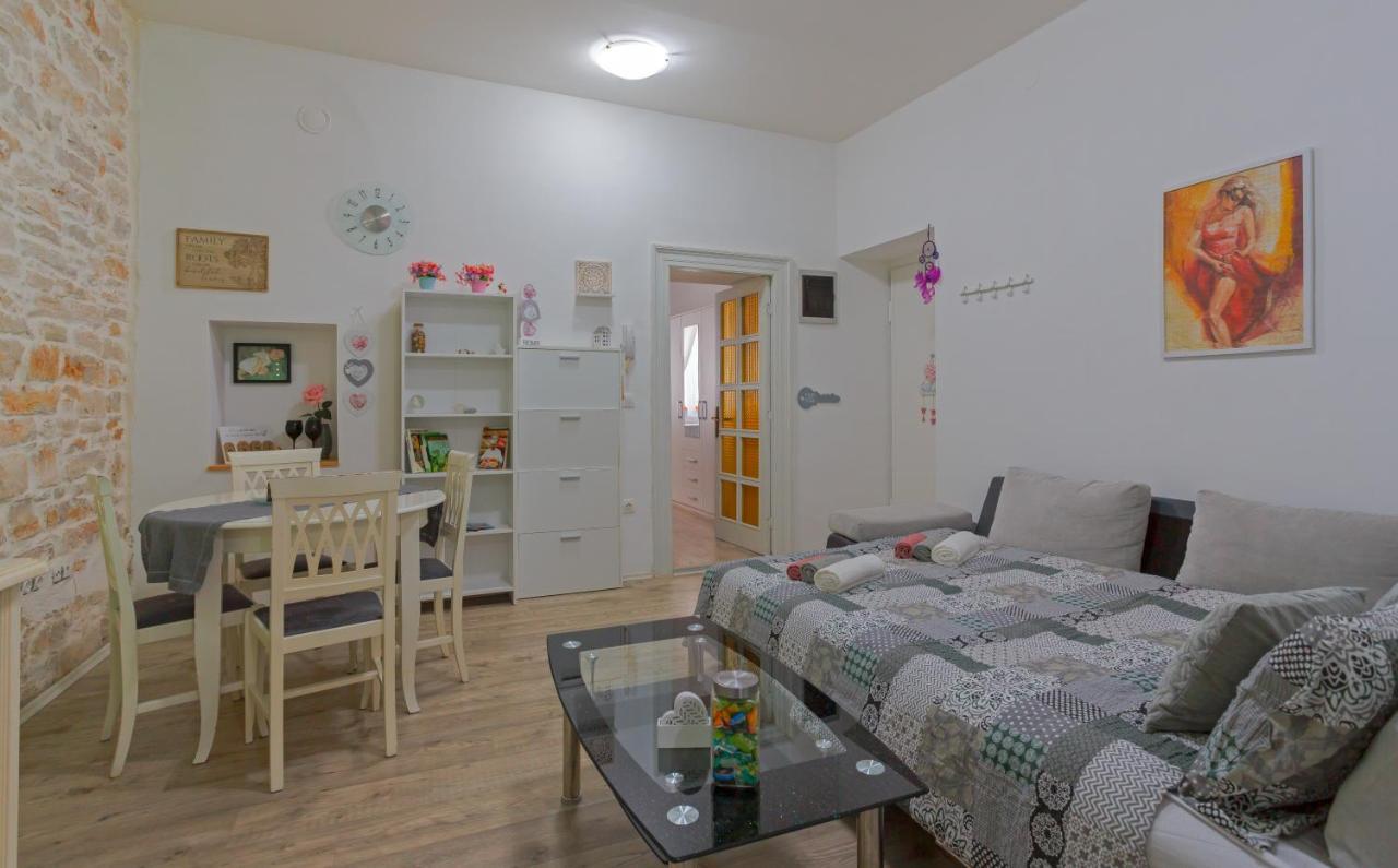 Rich Apartment Пула Екстер'єр фото