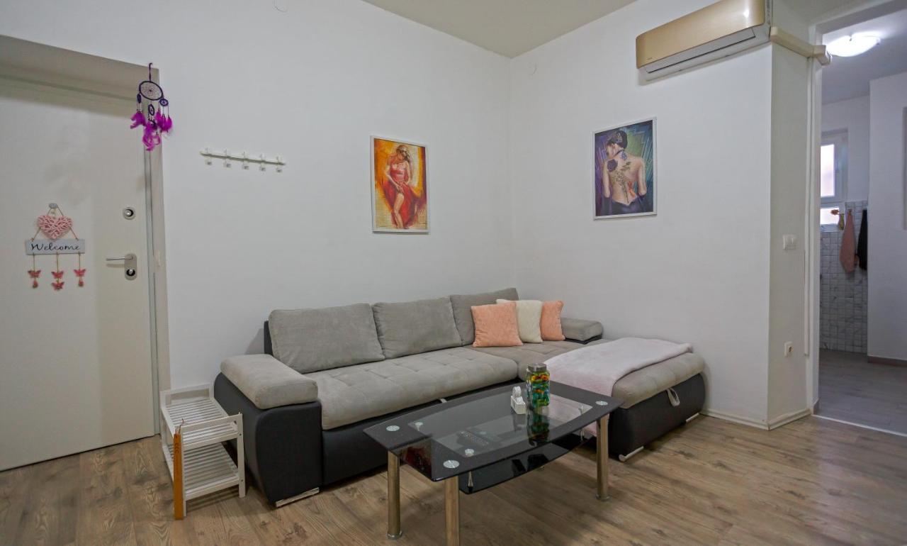 Rich Apartment Пула Екстер'єр фото