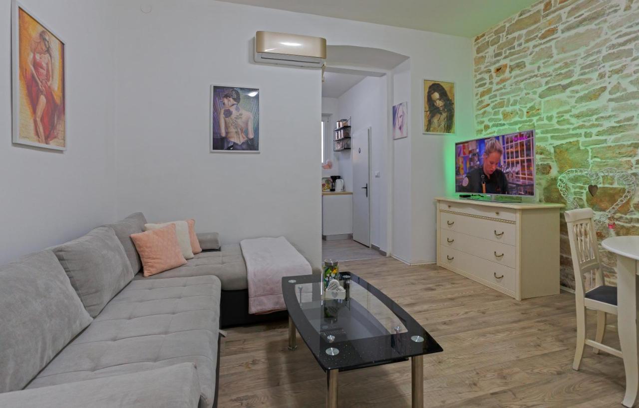 Rich Apartment Пула Екстер'єр фото
