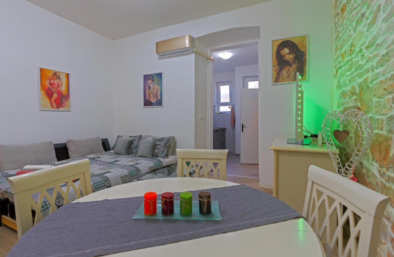 Rich Apartment Пула Екстер'єр фото