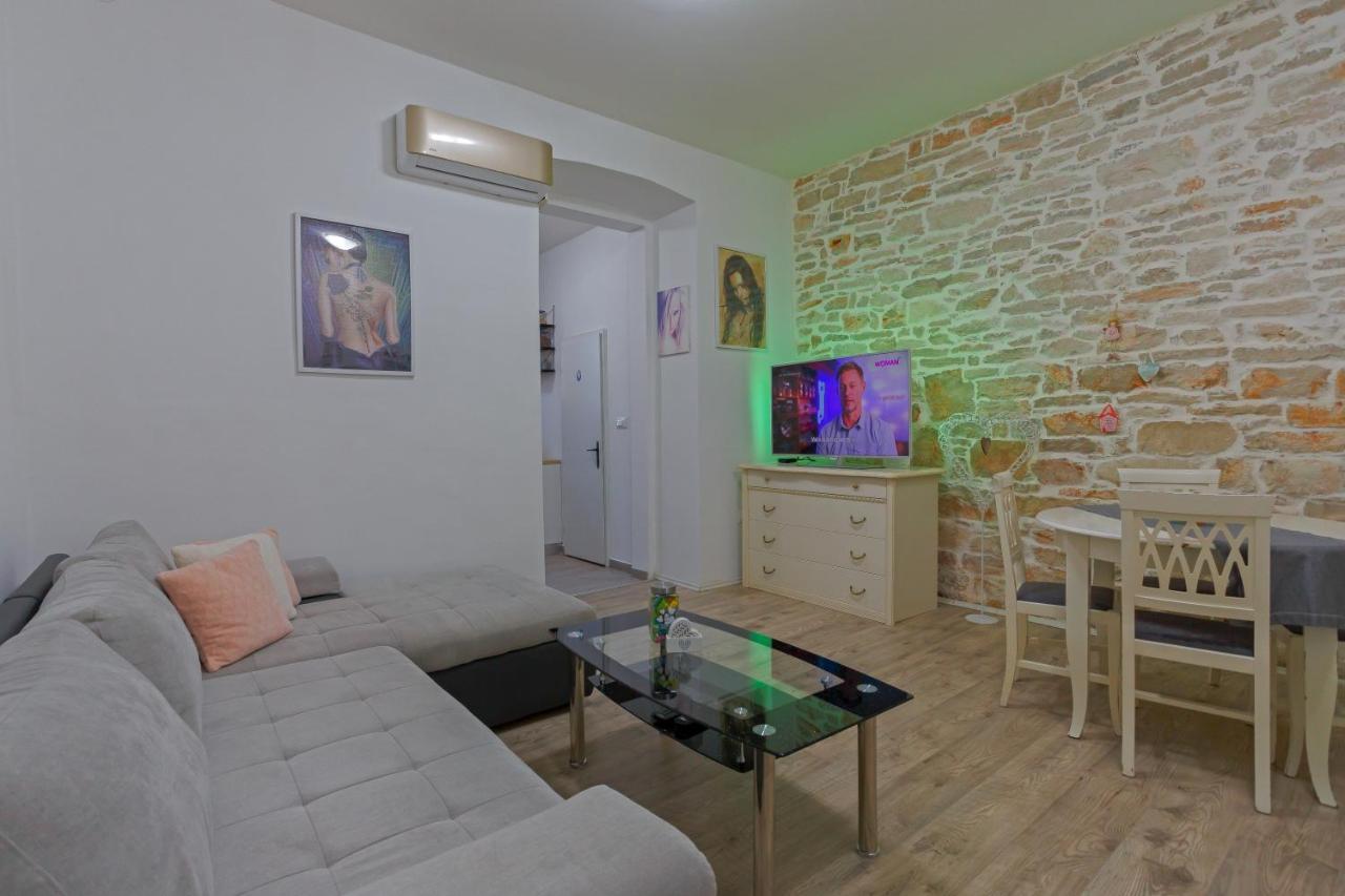 Rich Apartment Пула Екстер'єр фото