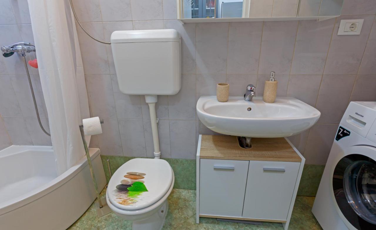 Rich Apartment Пула Екстер'єр фото